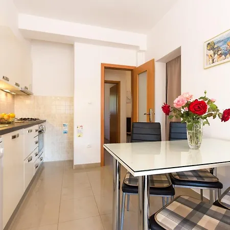Apartment Lana Punat