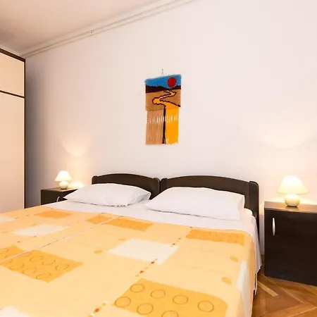 Lana Apartment