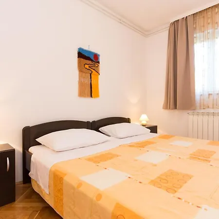 Apartment Lana *