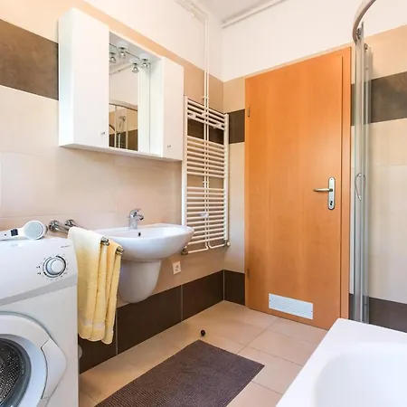Lana Apartment *